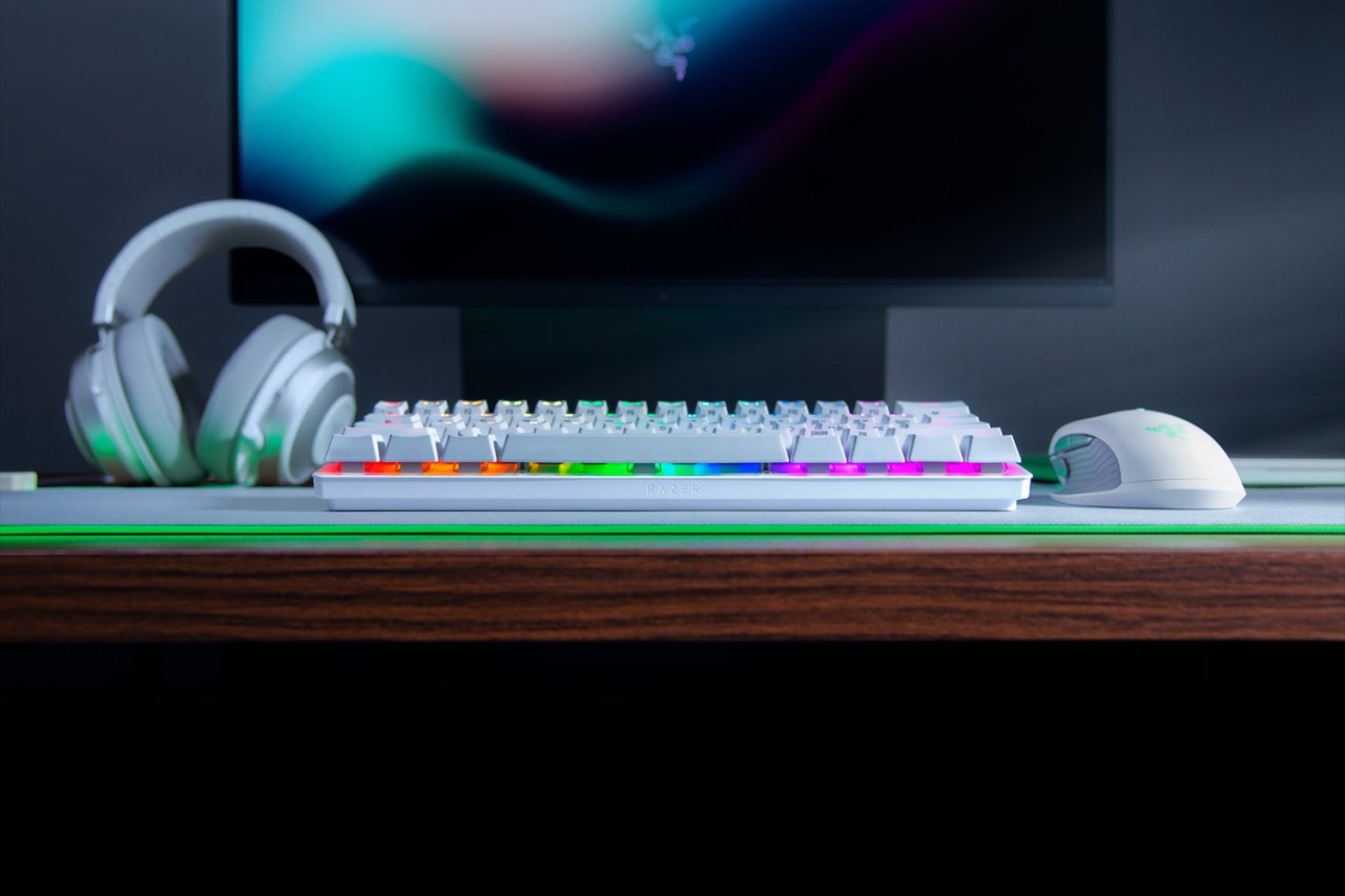 Razer Huntsman Mini - Mercury Edition Clicky Optical Purple Switches Mechanical Gaming Keyboard