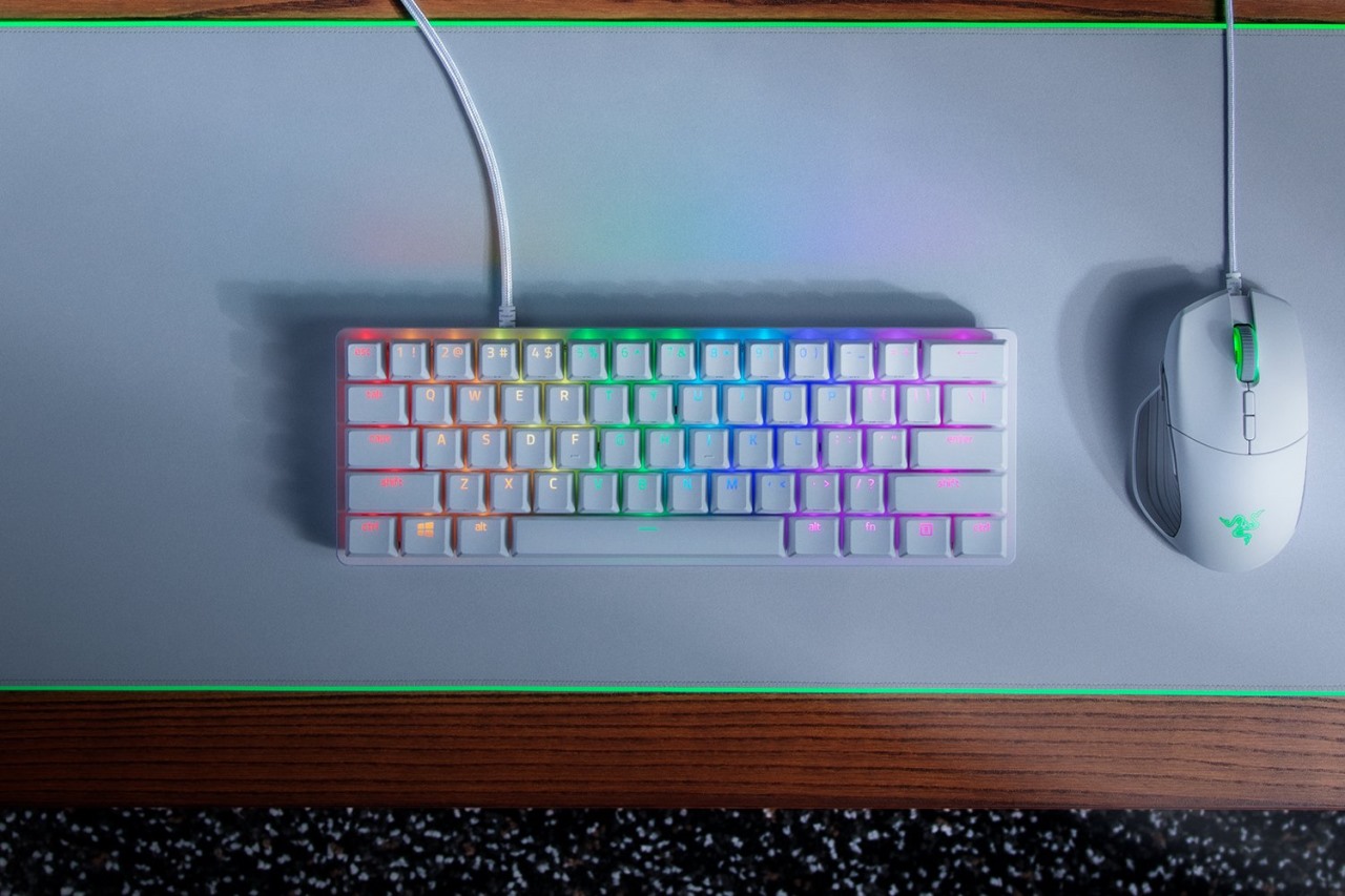 Razer Huntsman Mini - Mercury Edition Clicky Optical Purple Switches Mechanical Gaming Keyboard