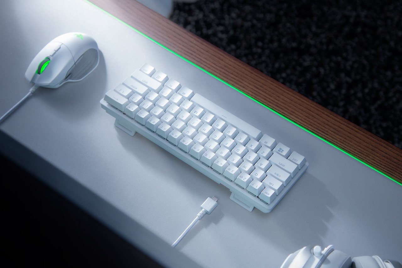 Razer Huntsman Mini - Mercury Edition Clicky Optical Purple Switches Mechanical Gaming Keyboard